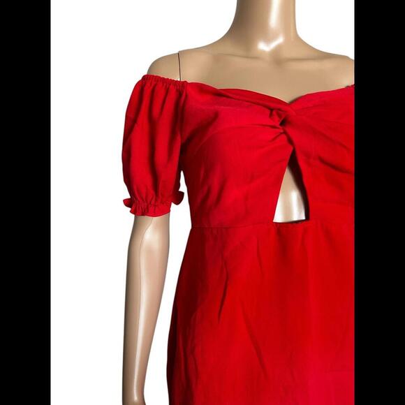 Eye-Catching Red Off-Shoulder Dress with Puff Sleeves - Picture 2 of 6